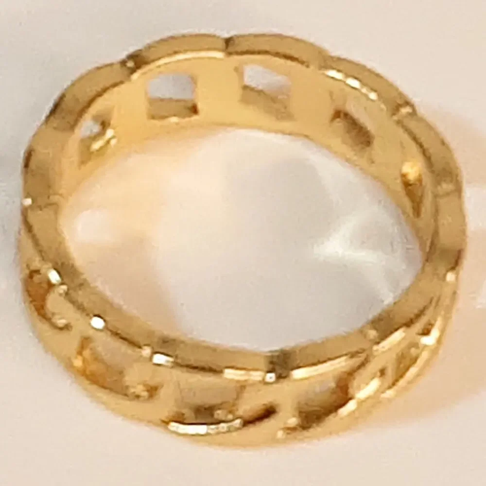 Unisex Gold Tone Cuban Link Band Ring Size 7 Stackable